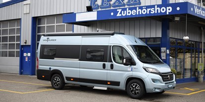 Anbieter - Fahrzeugtypen: Kastenwagen - Gut ausgebaute Werkstatt - LEXA-Wohnmobile AG