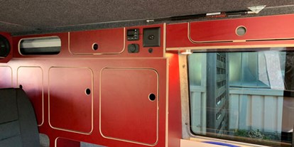 Anbieter - Fahrzeugarten: Gebrauchtfahrzeuge - Rüti b. Lyssach - Camper-Ausbau nach Kundenwunsch - Thymen's Bus-Werkstatt