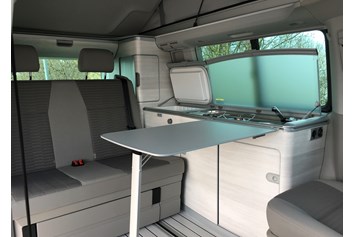 Camper: Küche von niio rent's VW Bus Edition 30 - niio rent